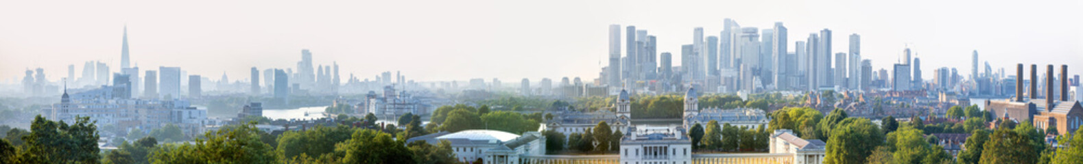 Plakat London panorama from the Greenwich hill. View include the City of London financial area, river Thames, Canary Wharf business district and Greenwich