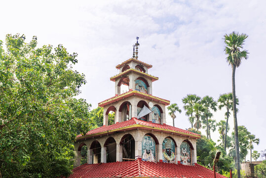 Shitla Mata Mandir in Patna is a revered temple dedicated to Goddess Shitla, known for her healing powers. Devotees visit to seek blessings for health and protection, especially during traditional fes