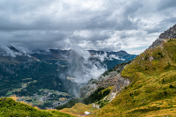 Trekking alpino al lago di Cignana, da Cervinia a Valtournenche