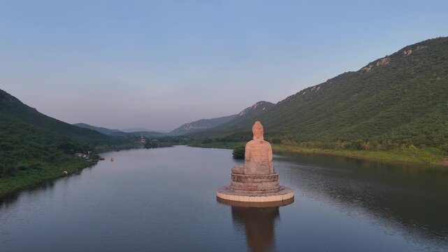 Ghoda Katora Lake in Rajgir, Bihar &ndash; a serene horse-shaped natural lake surrounded by hills and forests, offering boating, scenic views, and a peaceful escape amidst nature&rsquo;s pristine beauty