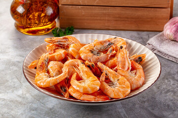 Boiled tiger prawns in the bowl