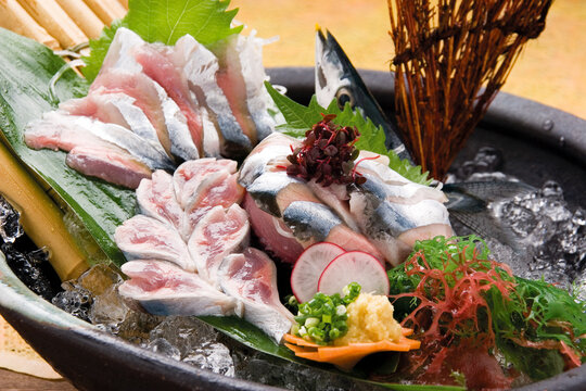 pacific saury sashimi