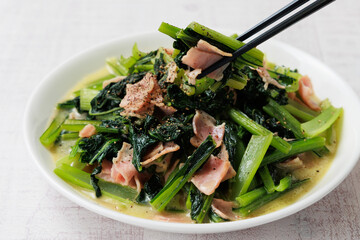 小松菜とベーコンの炒め物