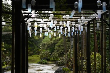 雨の中の風鈴　松江市 由志園