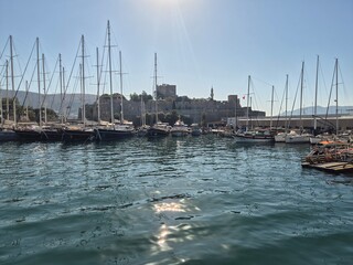 Bodrum - Turcja - widok na port i zamek w mieście © Konrad