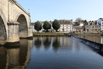 Ancien pont de chemin de fer sur la rivi&egrave;re l'Aulne, viaduc ferroviaire, ville de Ch&acirc;teaulin, d&eacute;partement du Finist&egrave;re, Bretagne, France
