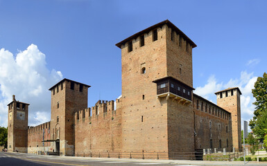 Fototapeta premium Verona, Veneto Region, Italy. Castelvecchio Museum - medieval castle Castelvecchio built between 1354 and 1356. Verona is Unesco World Heritage site, Italy