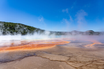 Grand Prismatic Spring, Midway Geyser Basin Trail. Yellowstone National Park , Wyoming. Hydrothermal System. hot-spring deposits. Extremophile. Yellowstone Plateau
