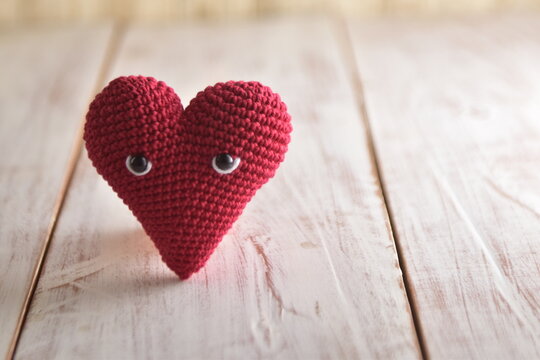 Coraz&oacute;n con ojos amigurumi