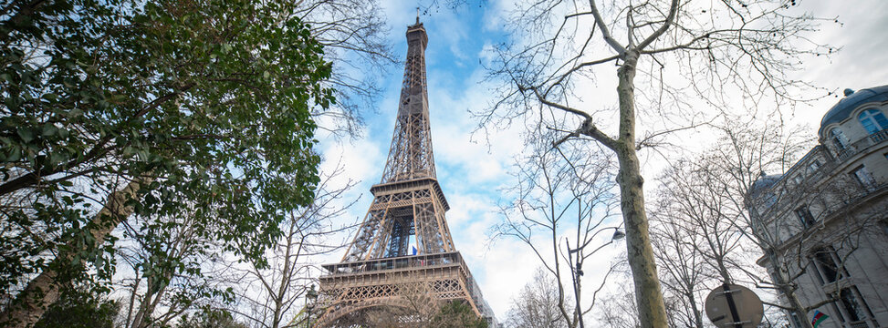 panoramic photo of Paris and its landmarks