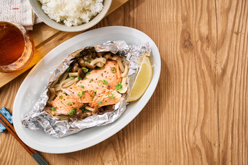 鮭のホイル焼き｜えのき・しめじを使った家庭料理