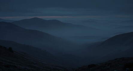 Fototapeta premium Mountain Range Silhouette at Dusk