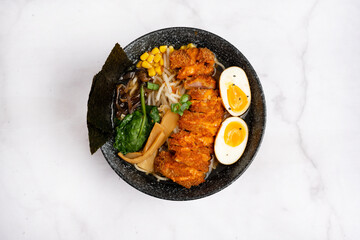 Riz au curry de poulet pané katsu