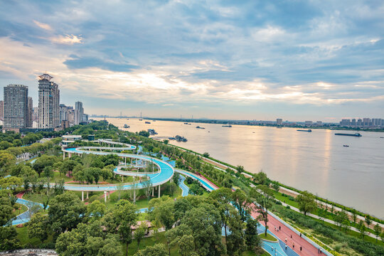 Aerial view of the Jiujiang Urban section of the Yangtze River National Cultural Park shows clear water, green banks and beautiful scenery.
