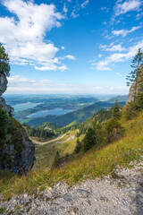 Das Ammergauer Alpenvorland mit seinen Seen von oben