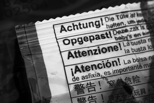 Warnhinweis auf Plastikverpackung