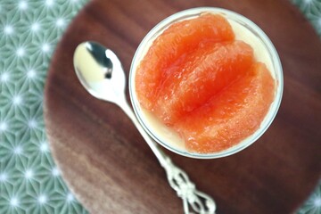 블러드오렌지가 얹어진 무스베린