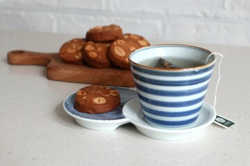 우도땅콩으로 만든 사블레쿠키와 녹차