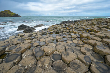 Küstenlandschaft in Nordirland / giant's causeway