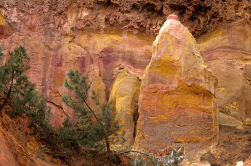 Les ocres de Roussillon, Parc naturel régional du Luberon, 84, Vaucluse, France