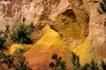 Les ocres de Roussillon, Parc naturel régional du Luberon, 84, Vaucluse, France