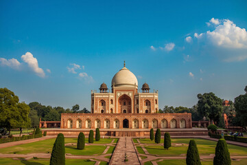 Obraz premium drone shot of humayuns tomb in delhi, india