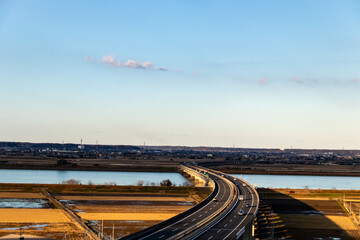 夕暮れ時の利根川
