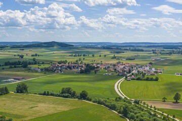 Fototapeta premium Blick auf die Gemeinde Schwarzach im Kreis Neumarkt in Bayern