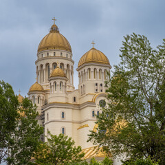Bucharest's Gilded Beacon: People's Salvation Cathedral