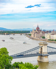 Sz&eacute;chenyi Chain Bridge - spans the River Danube between Buda and Pest in Budapest, Hungary.