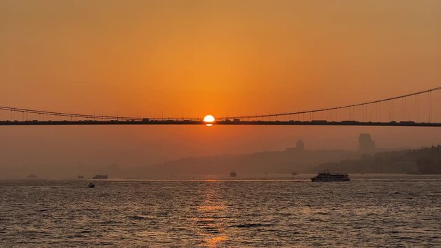 Br&uuml;cke der M&auml;rtyrer des 15. Julis, Bosporus, Istanbul, 2023 zum Jubil&auml;um 100 Jahre Republik T&uuml;rkei