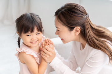 おかあさんと女の子