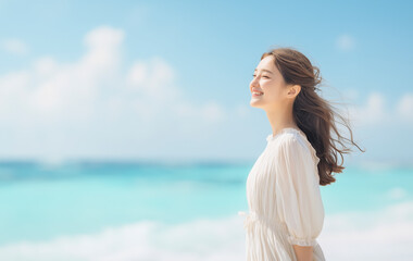 女性　ポートレート　青い海