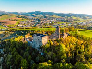 Obraz premium Slovakia landscape and panoramic sunny day view of Tatras mountain and Stara Lubovna castle
