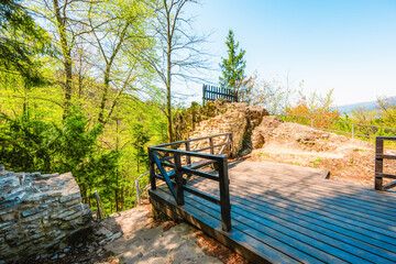 Hiking to Peak Tri Koruny or Trzy Korony during day. Pieniny National park in Poland. Pieniny Castle © Zedspider