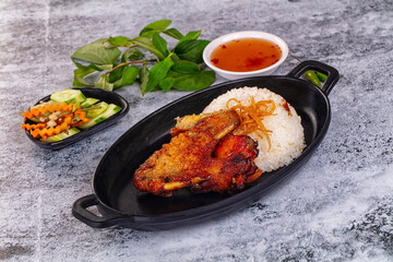Spicy roasted chicken wing with rice