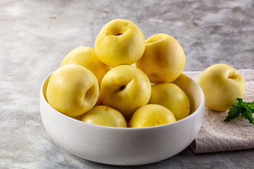Yellow Uzbek nectarines in the bowl