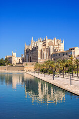 View at the famous Cathedral in Palma with water reflections © Lars Johansson