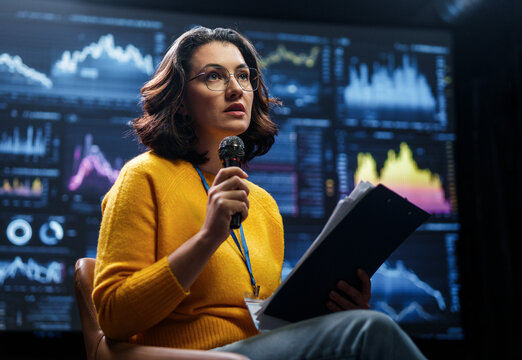 Fototapeta woman is giving a presentation at conference