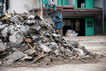 工場解体の工事現場