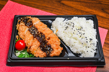 味噌カツ弁当　
