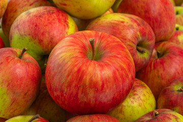 red apples background