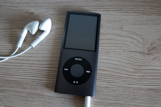 Apple iPod nano 4th gen gray