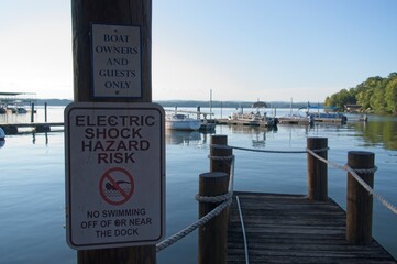 Owners and guests only sign at water side