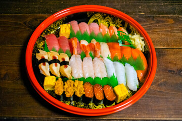 配達の握り寿司_四人前