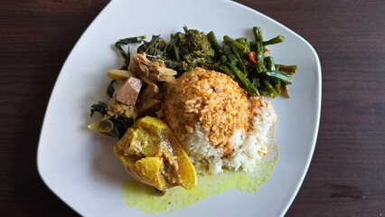 nasi Padang with gulai tunjang 