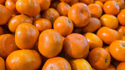 oranges in the market