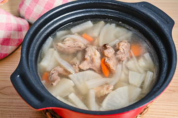牛すじ肉のクリアスープ