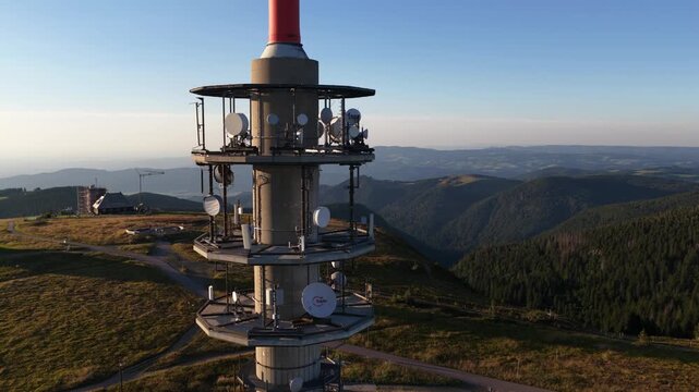 Der neue Feldbergturm, The Feldberg transmitter for FM radio and DAB, digital radio on the Feldberg.
