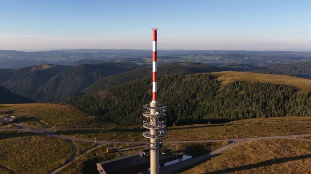 Der neue Feldbergturm, The Feldberg transmitter for FM radio and DAB, digital radio on the Feldberg.